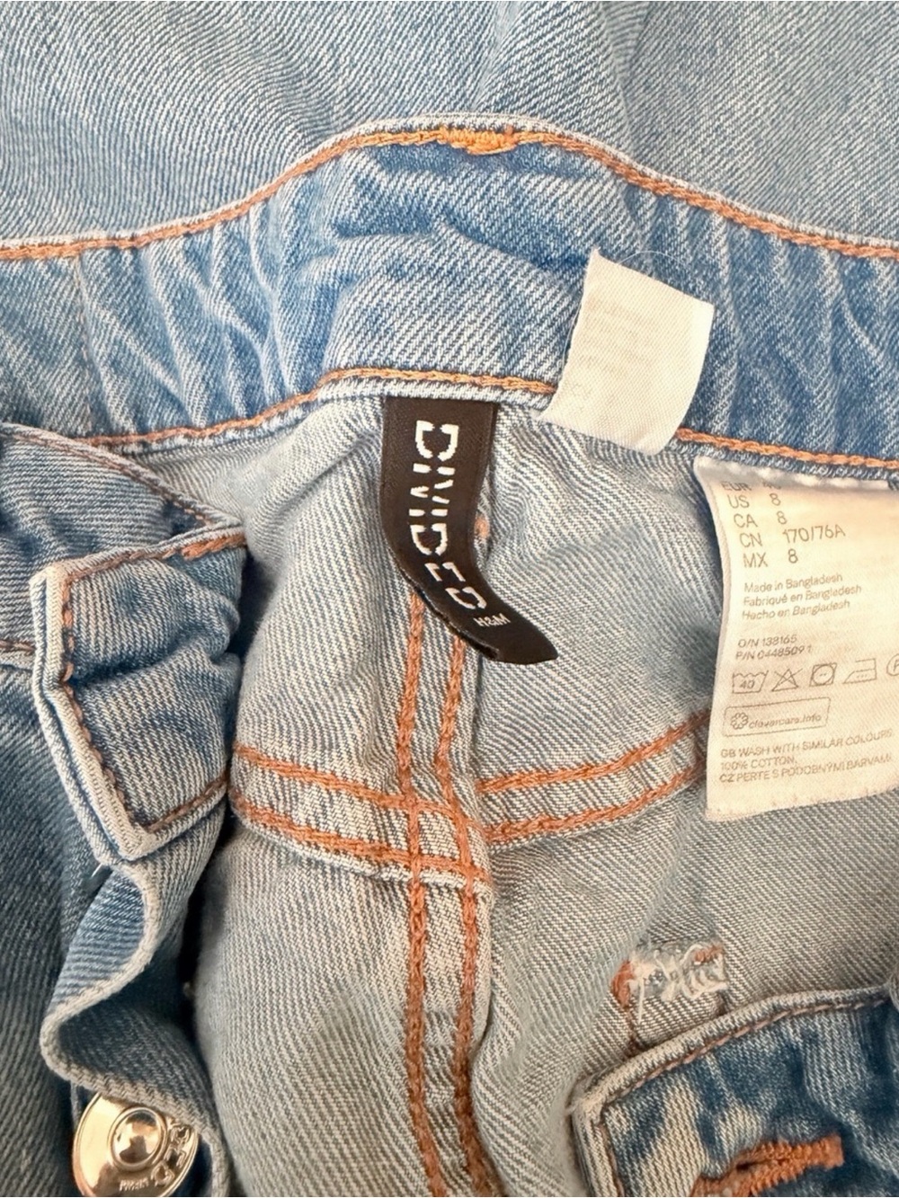 H&M light blue high-rise straight ankle jeans - size 6 - raw hem - Picture 2 of 3